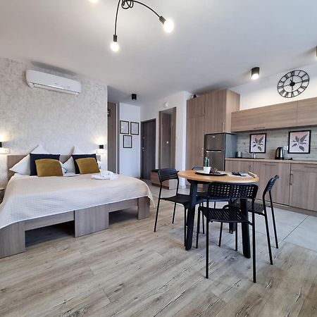 Q Apart Amber - Studio, Manufaktura, Klimatyzacja I Garaz Gratis, Netflix, Fv, Gwarancja Zadowolenia Lodz (Lodz) Ngoại thất bức ảnh