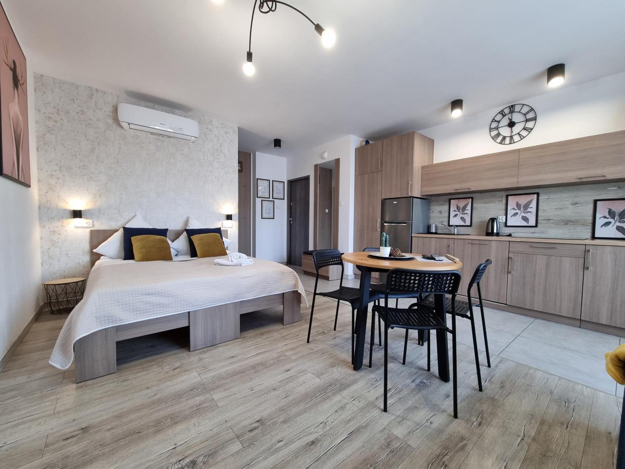 Q Apart Amber - Studio, Manufaktura, Klimatyzacja I Garaz Gratis, Netflix, Fv, Gwarancja Zadowolenia Lodz (Lodz) Ngoại thất bức ảnh