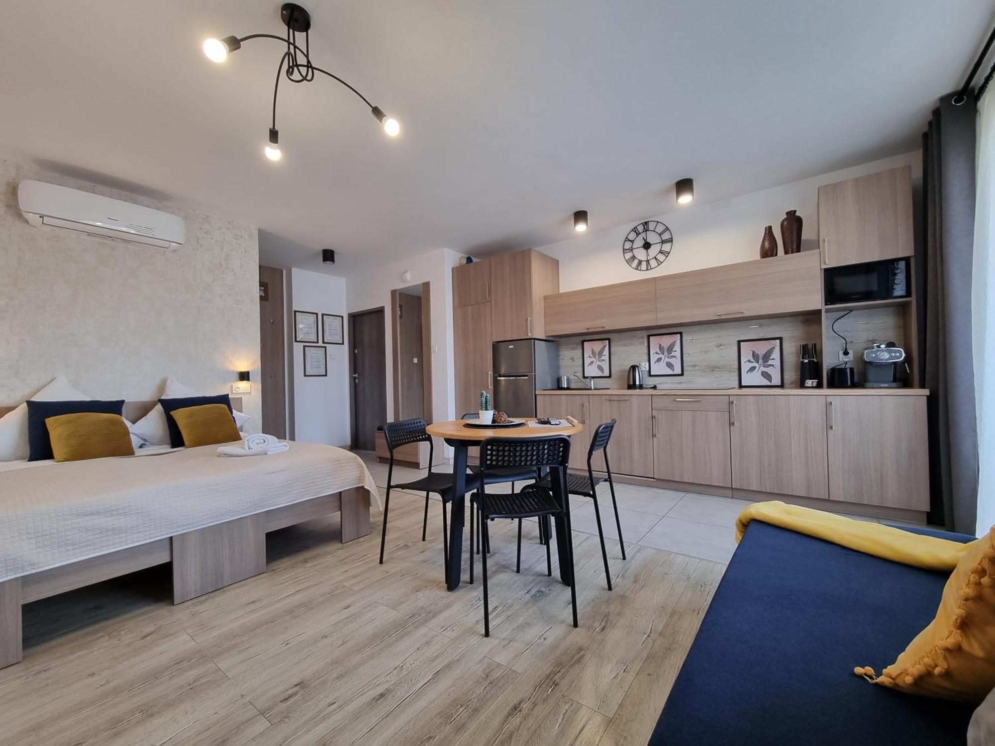 Q Apart Amber - Studio, Manufaktura, Klimatyzacja I Garaz Gratis, Netflix, Fv, Gwarancja Zadowolenia Lodz (Lodz) Ngoại thất bức ảnh